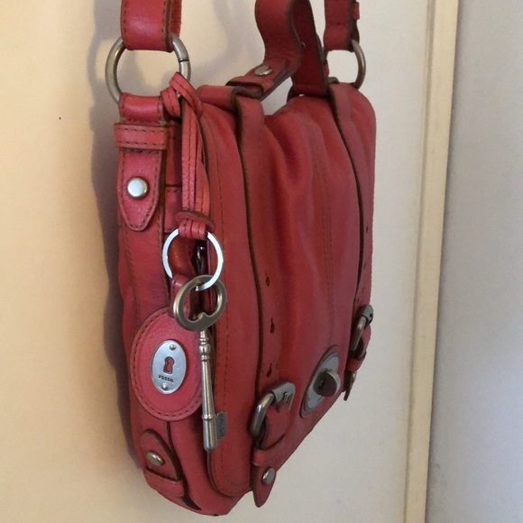 FOSSIL pink leather crossbody/shoulder bag. - Picture 4 of 11